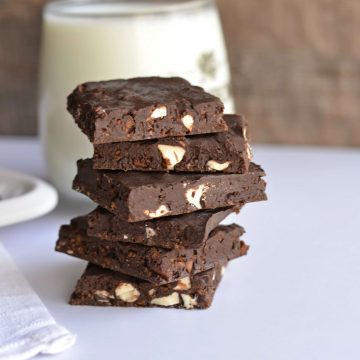 Today I am sharing yet another no-bake recipe Chocolate biscuit bars. Chocolate biscuit bars are made with leftover Brittania bourbon biscuit, nuts, and chocolate. Very easy to make, just whisking all ingredients and set the mixture in the fridge for few minutes. These no-bake chocolate biscuit bars made their way to my kid's tummy in just a few minutes.