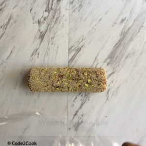 cover the outer layer with poppy seeds